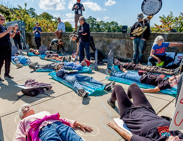Each body has a "mourner" who chalks the body outline.